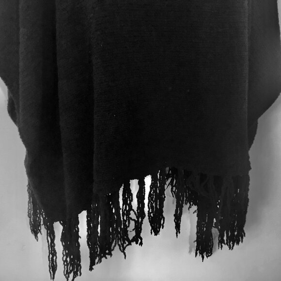 Knitted Short Poncho Christopher & Banks Black OSFA - Picture 3 of 7